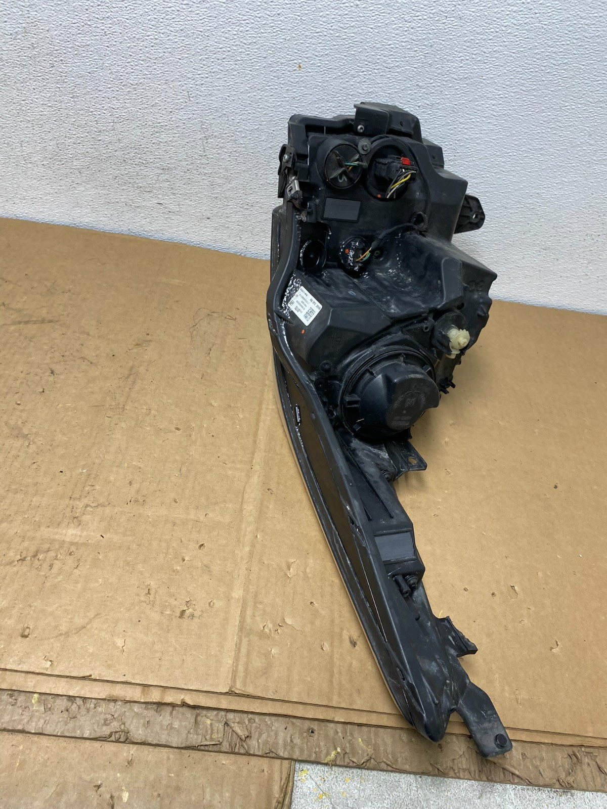 2013 to 2018 Cadillac Ats Right Passenger RH Side Halogen Headlight OE AC8611 DG6