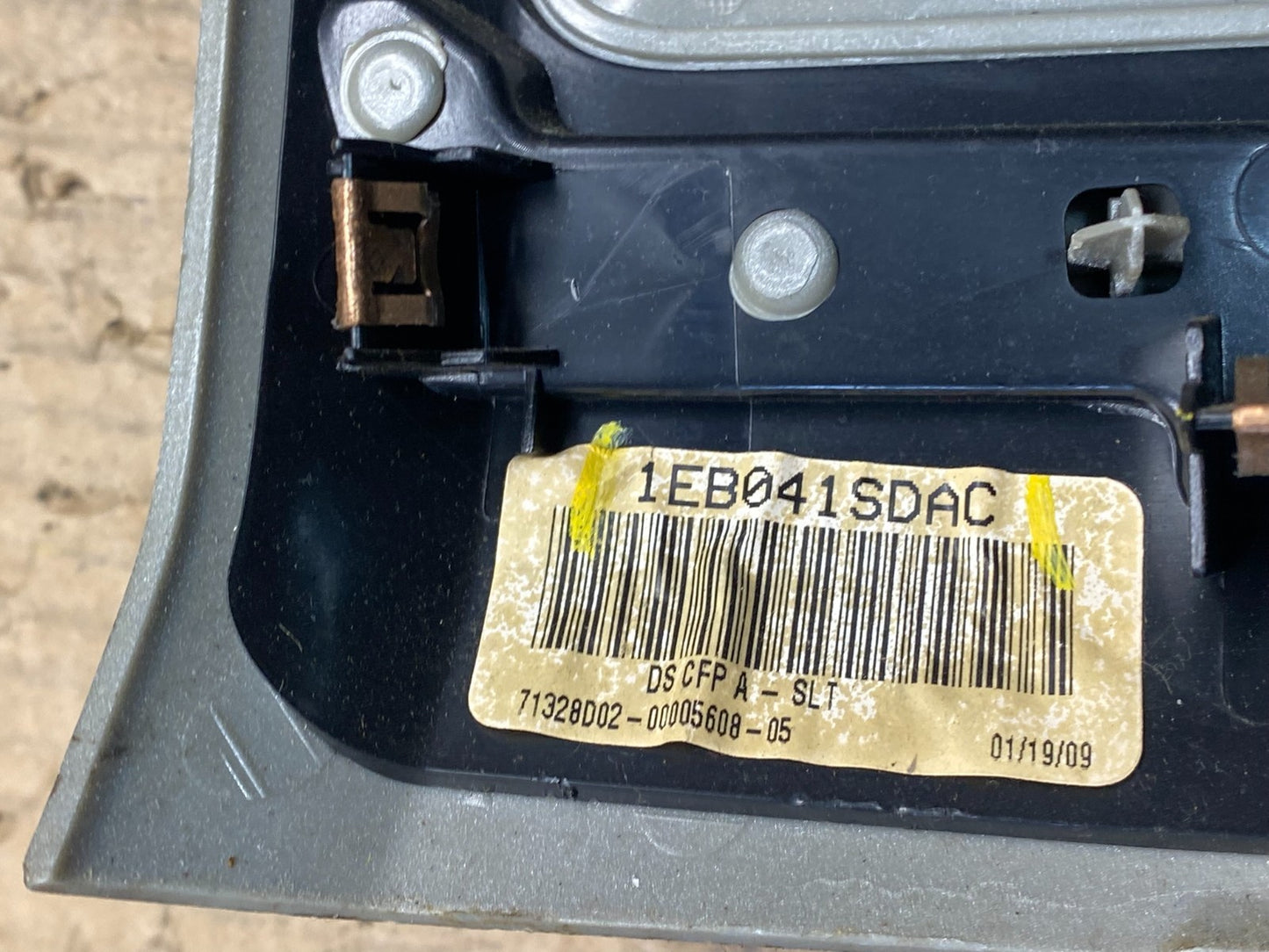 2009 to 2010 Dodge Ram 1500 Center Dash Radio Screen Climate Panel T1837 DG5