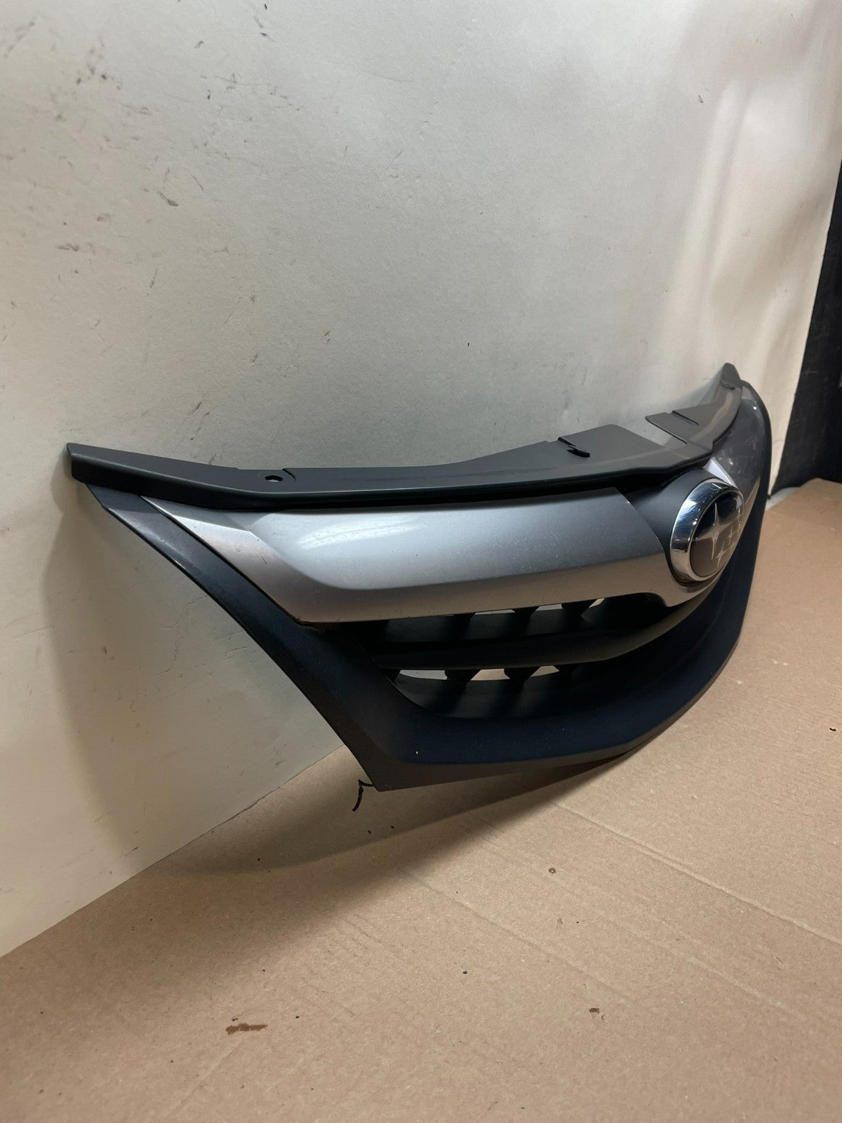 2008 to 2014 Subaru Impreza Hatchback Front Upper Grille Grill AI8637 DG2