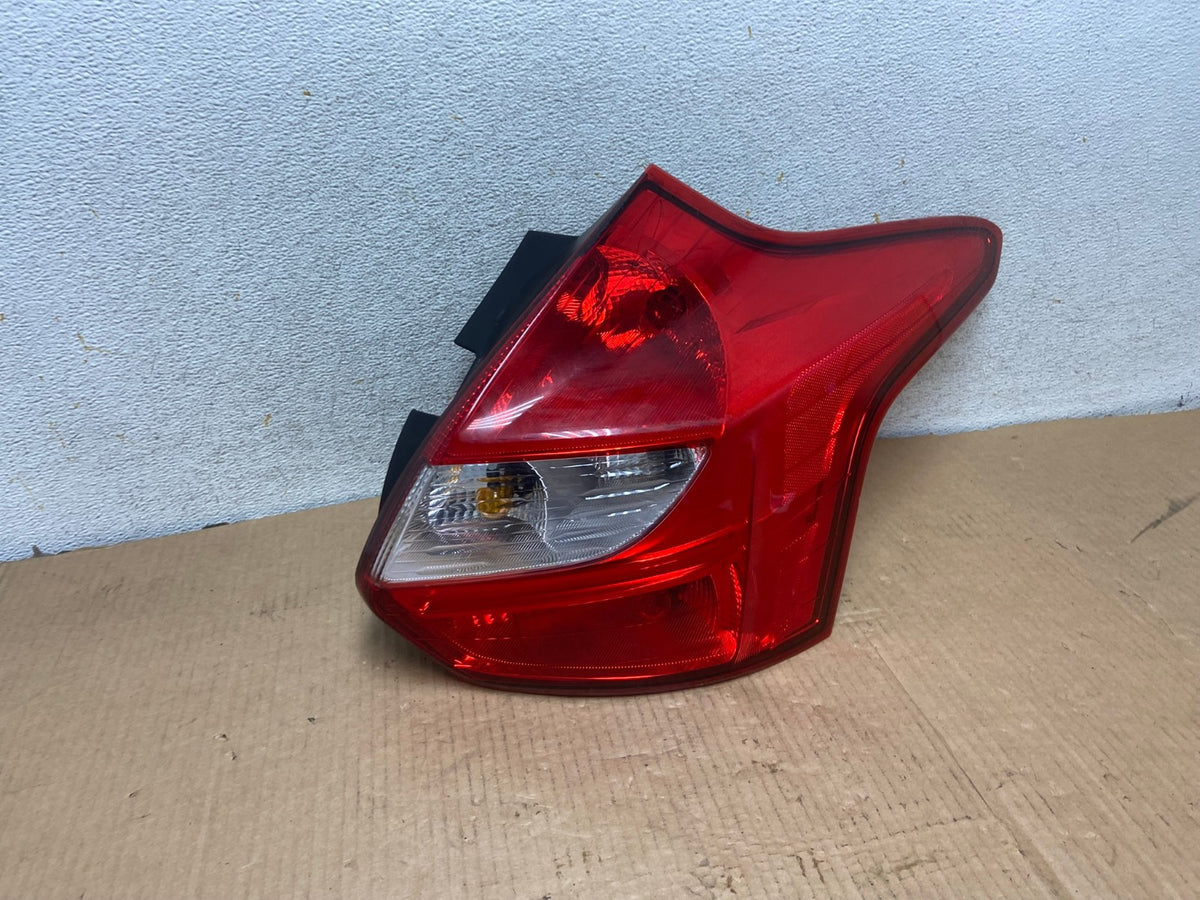 2012-2014 Ford Focus Hatchback Right Passenger Side Rh Tail LIght AI6982 LK0