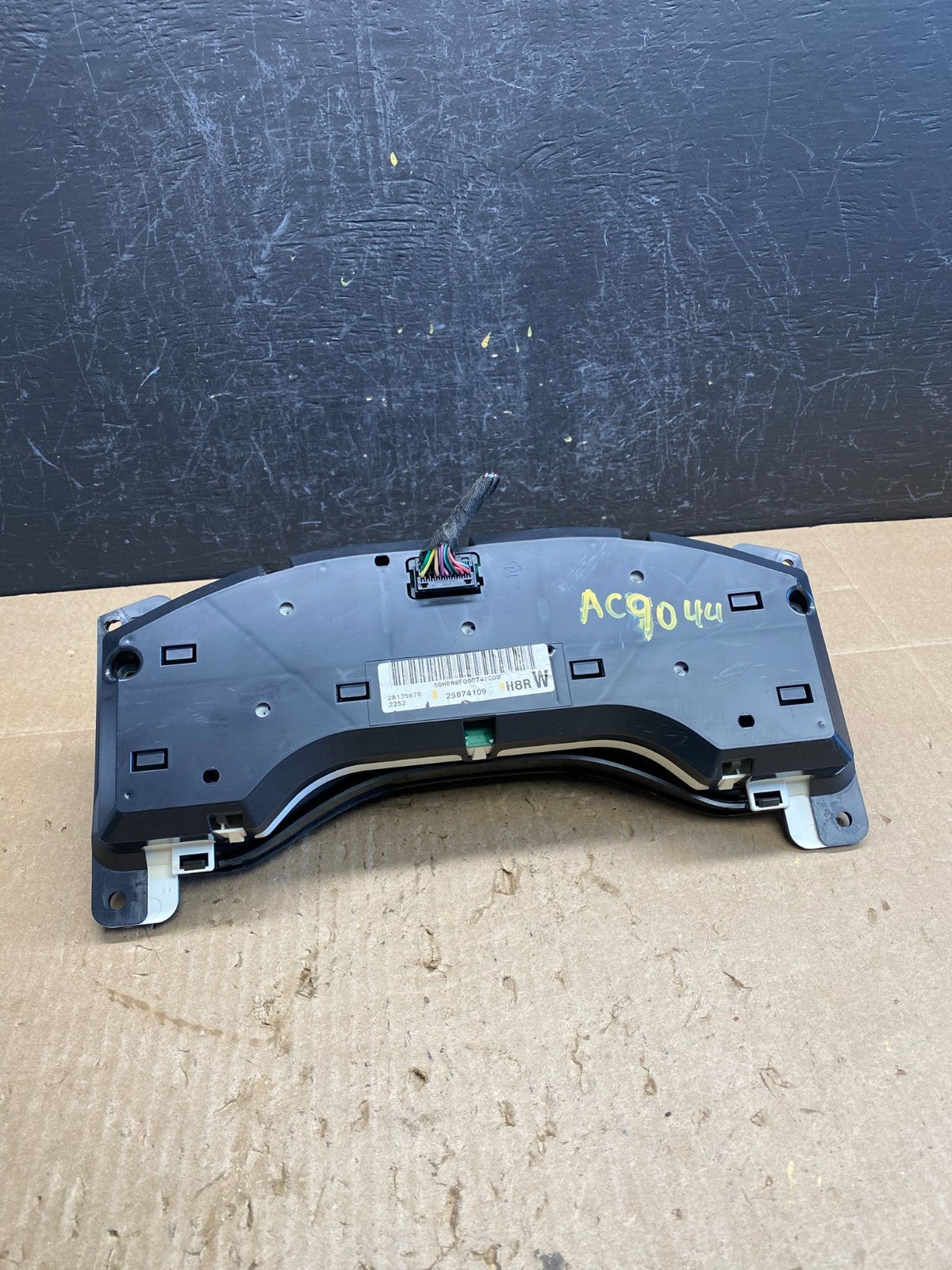 2008 to 2010 Chevrolet Express Speedometer Cluster Gauge AC9044 DW5