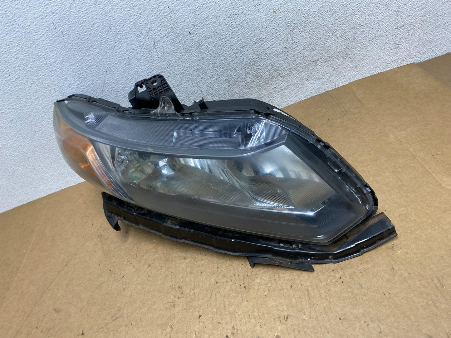 2012 Honda Civic Right Passenger RH Headlight Halogen AE3277 DW1