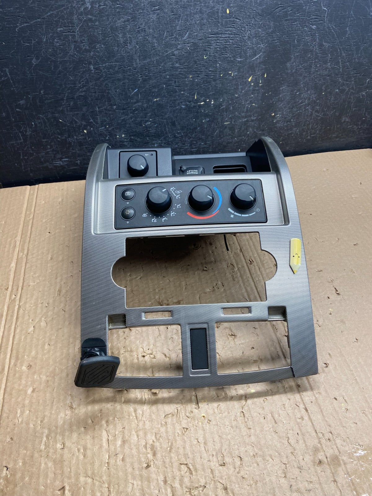 2005 2007 Dodge Dakota Climate Temperature Control Radio Panel Bezel af6416 DG3