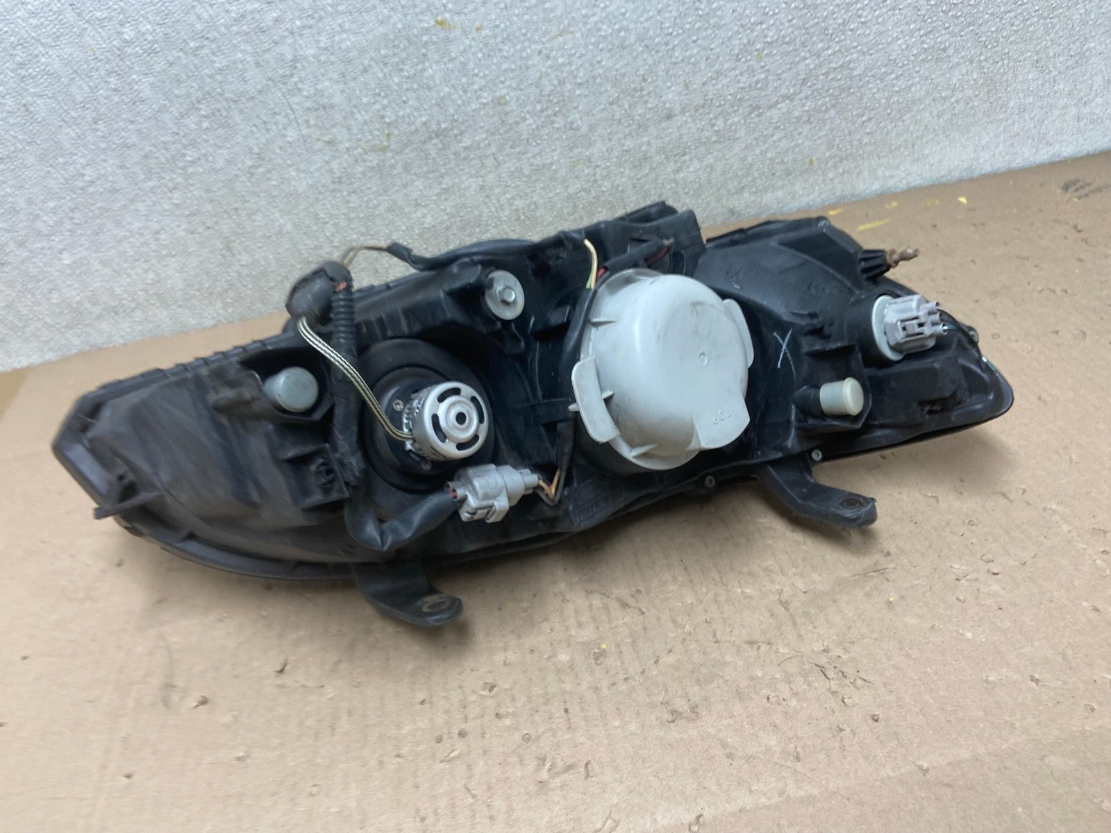 2006 to 2007 Subaru Legacy Left Driver LH Side Headlight Oem AA1008 DW6