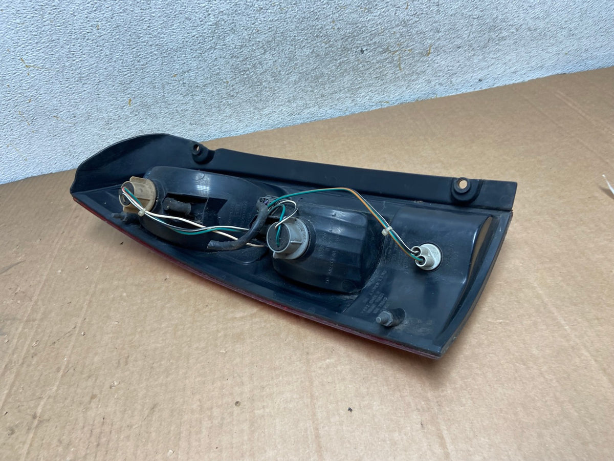 2001 to 2002 Nissan Quest Right Passenger Rh Side Tail Light AI8350 LK7