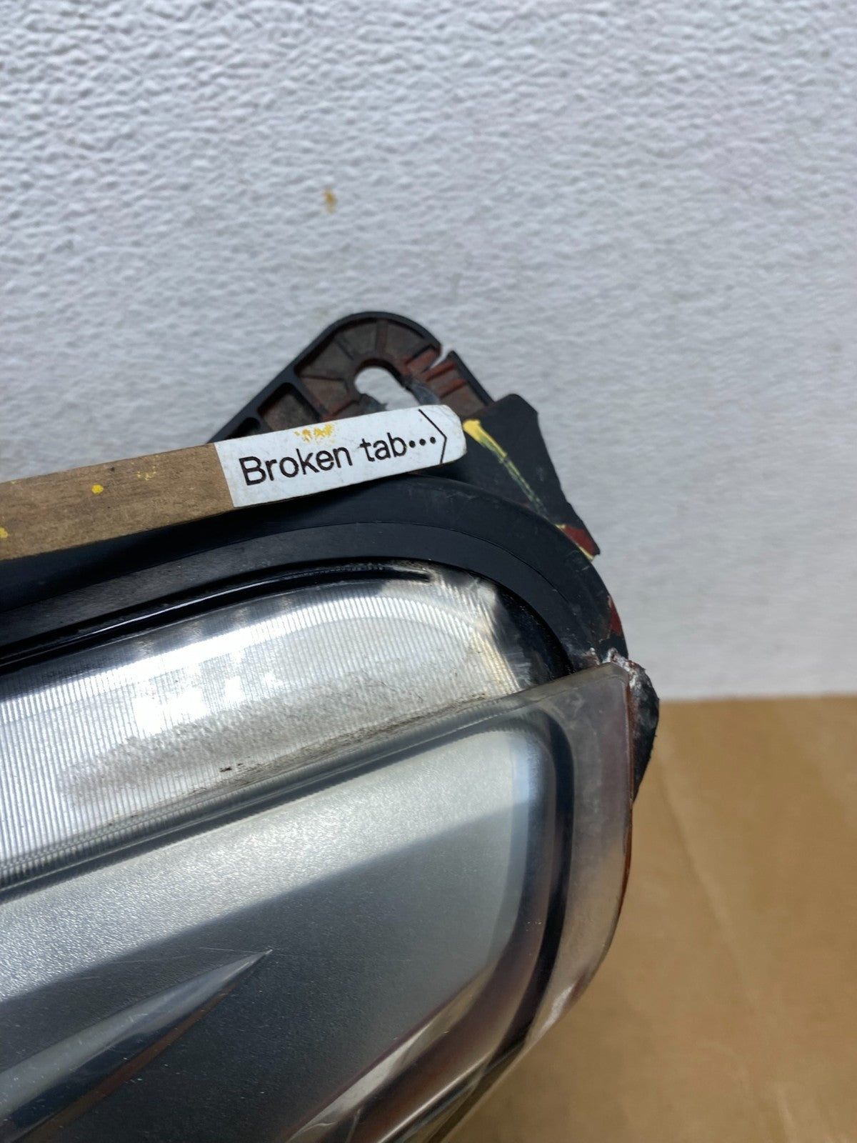 2013 - 2016 Ford Escape Headlight Left Driver Lh Side Halogen AE2995 DW5