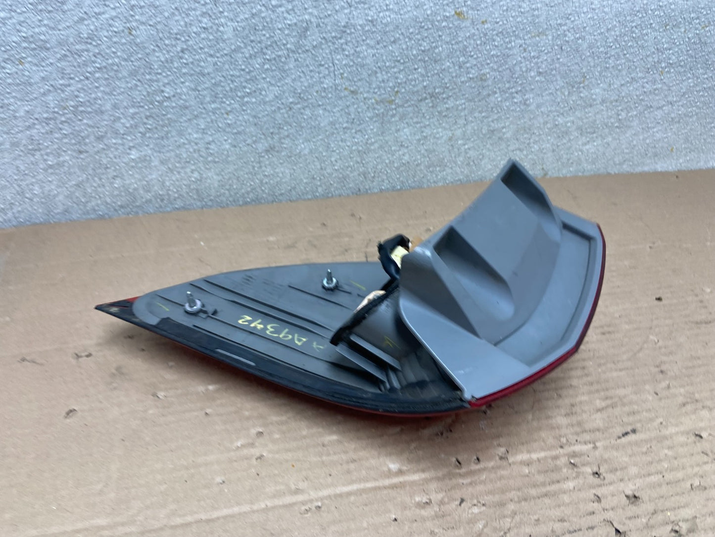 2006 to 2010 Toyota Sienna Left Driver LH Side Tail Light AA9342 LK3