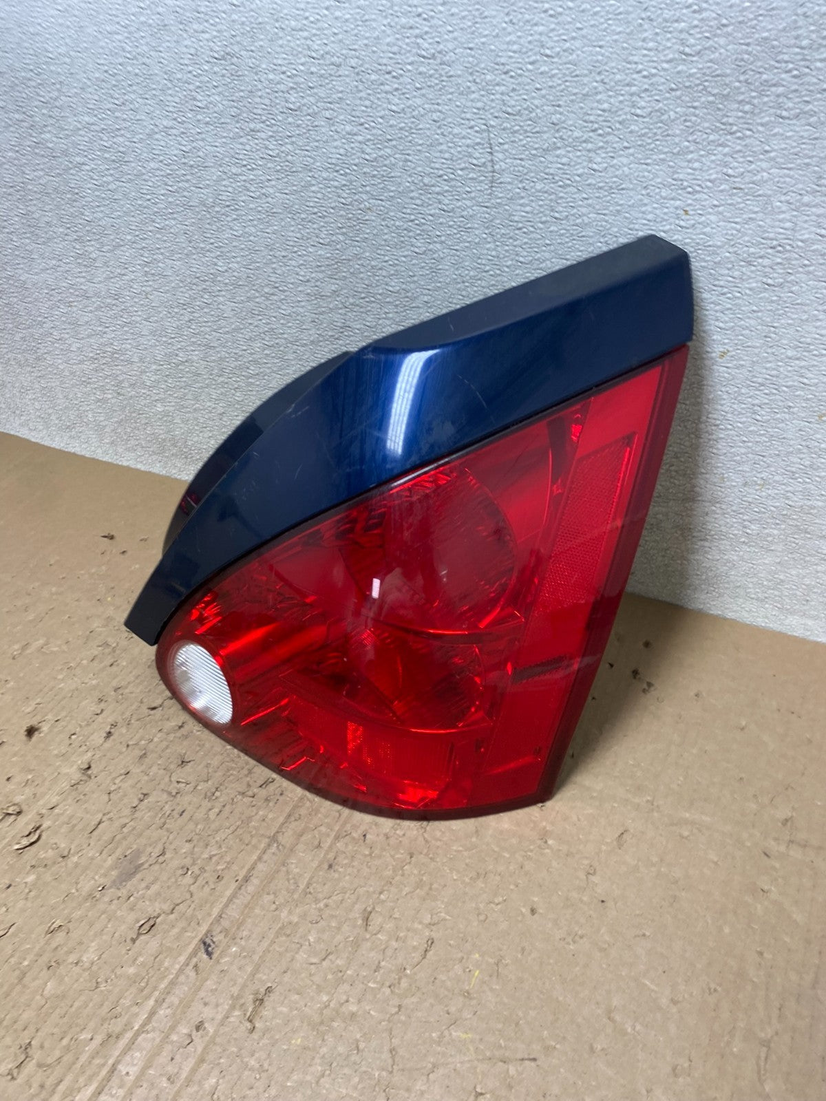 2004 2005 2006 2007 2008 Nissan Maxima Right Passenger Tail Light U0651 DW1