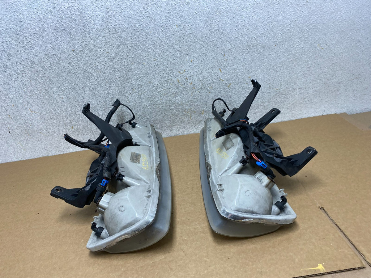 2002 2003 2004 Saturn Vue Left+Right Set Side Headlights AI2580 DW13