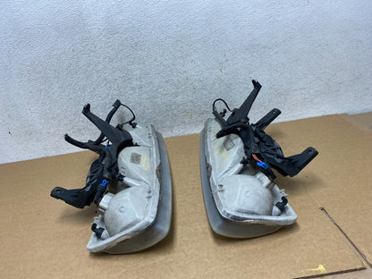 2002 2003 2004 Saturn Vue Left+Right Set Side Headlights AI2580 DW13