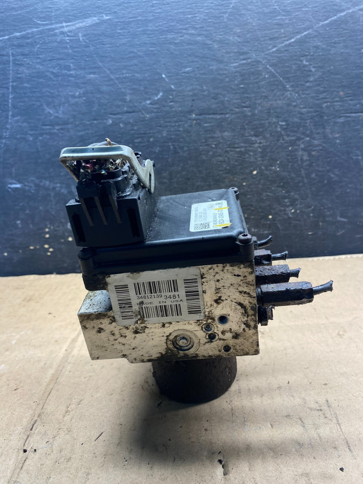 2011 - 2014 Ford E250 E350 Van  ABS Anti Lock Brake Pump Module Oem t2639 DG3
