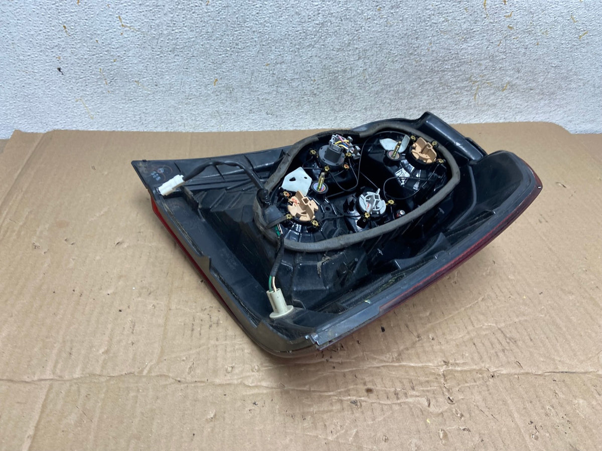 2004-2007 Toyota Highlander Left Driver LH Side Tail Light AI1259 LK5