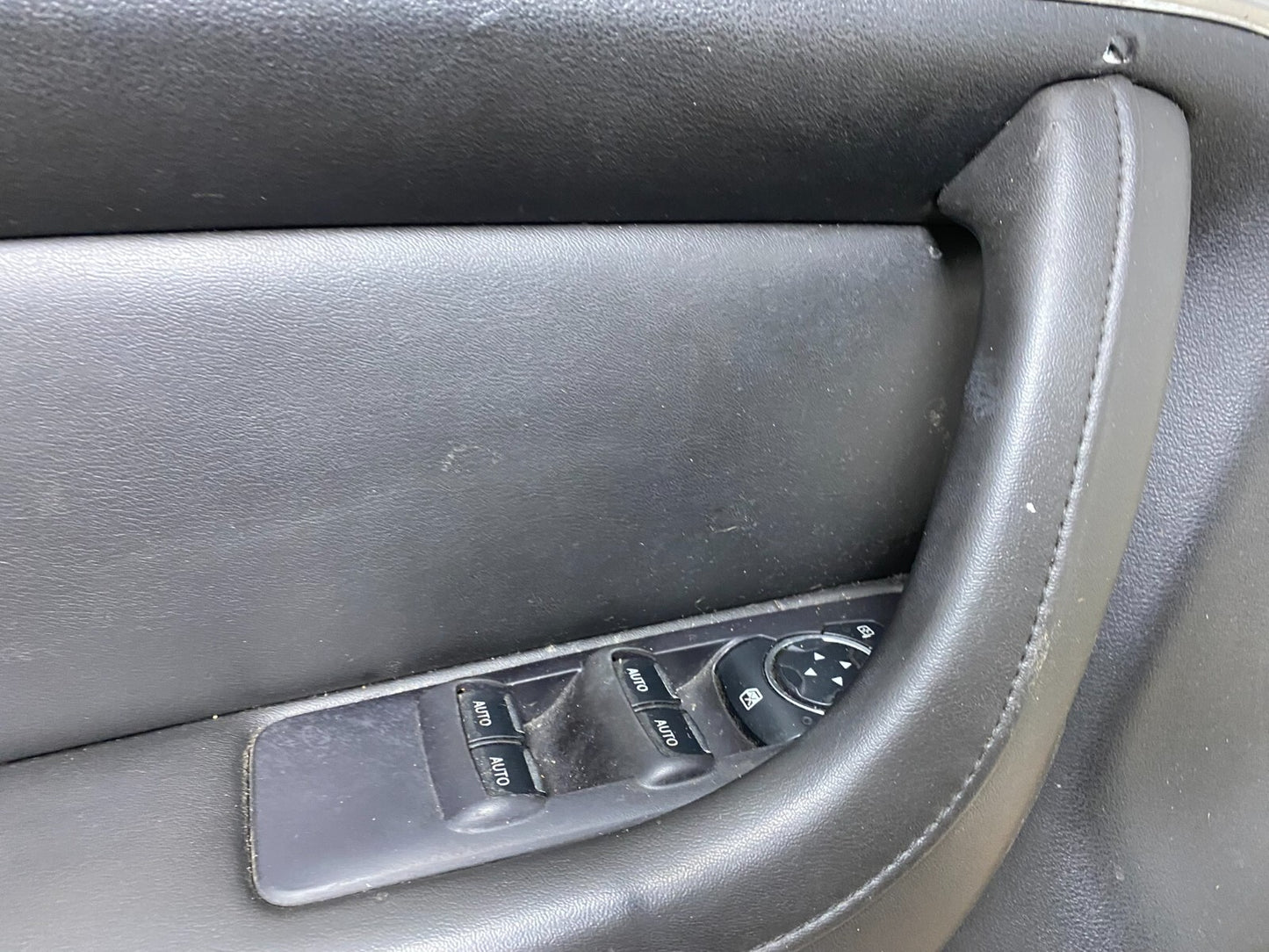 2010-2012 Lincoln MKS Left Driver Side Front Door Interior Trim Panel n7629 DG3