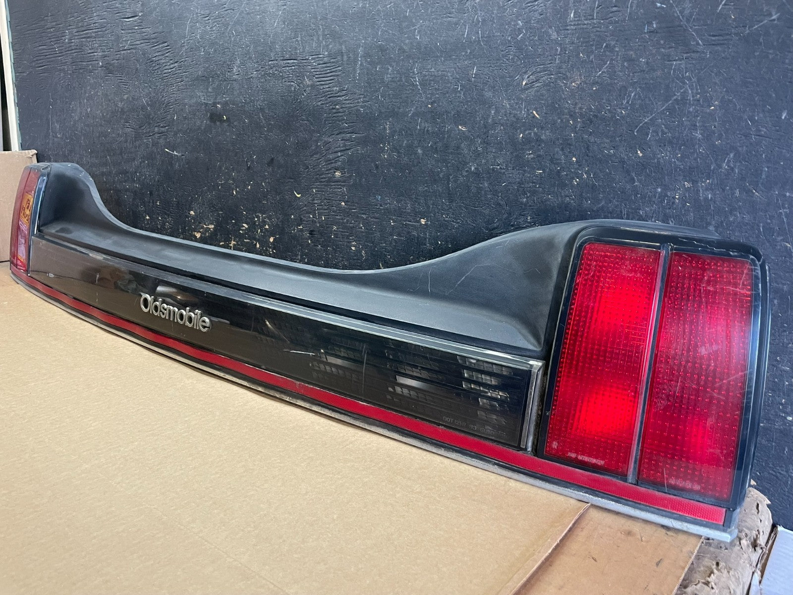 1990 1991 Oldsmobile Calais Rear Center Trunk Tail Light AA6002 DG1