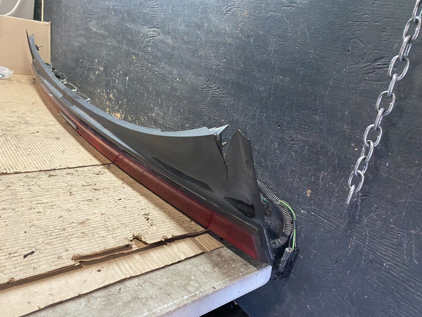 1986 to 1989 Oldsmobile Toronado Rear Center Tail Light Panel OEM V9578 PS1