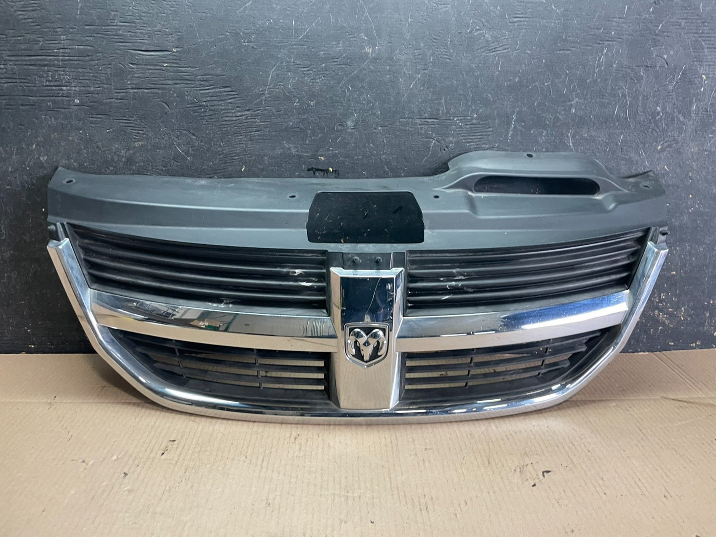 2009 to 2010 Dodge Journey Chrome Front Upper Grill Grille OEM z8350 DG0