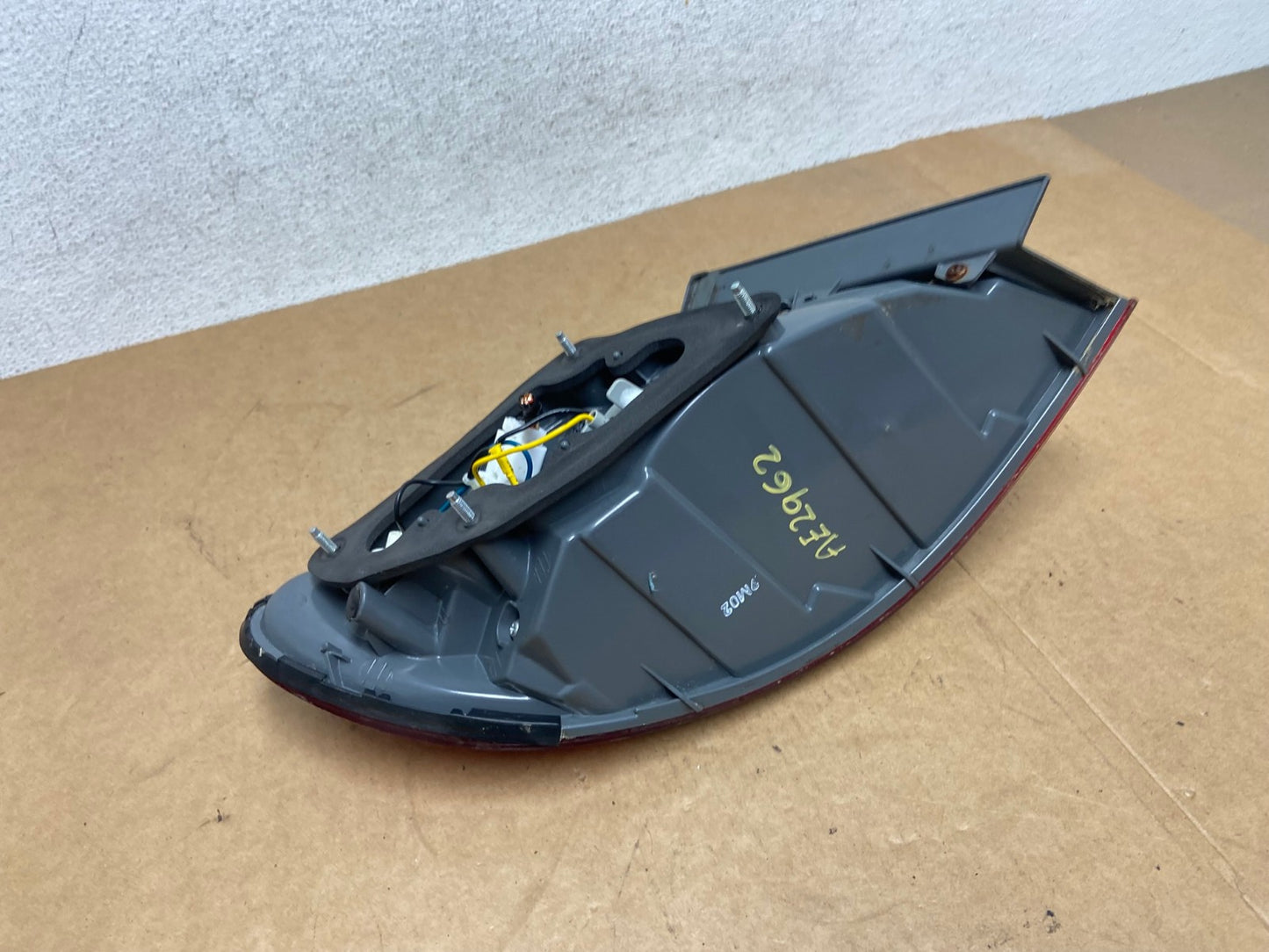 2006 2007 2008 2009 Hyundai Azera Right Passenger Tail Light AE2962 LK5