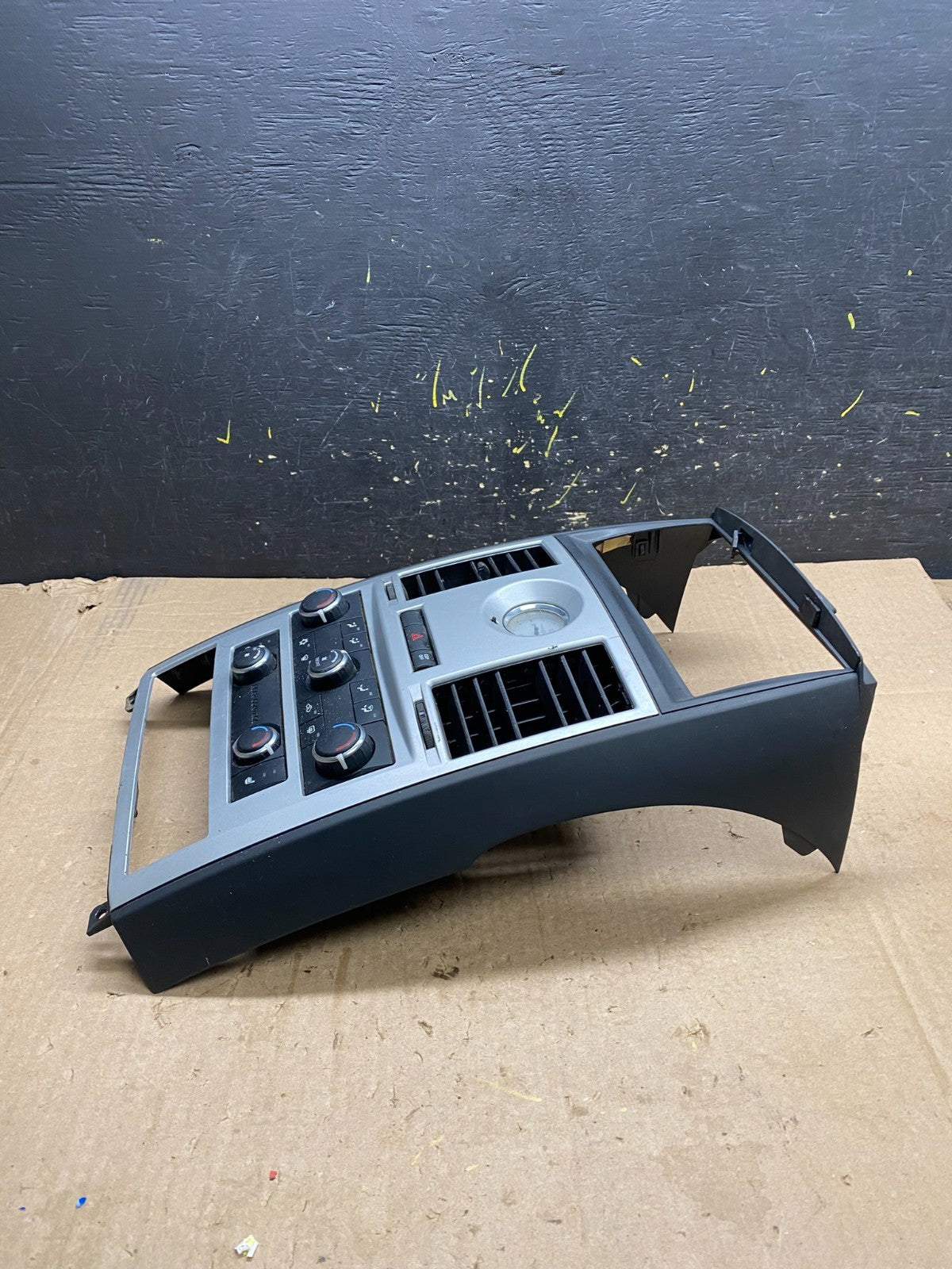 2008-2010 Chrysler Town Country Climate Control Panel Center Dash Trim Z1667 DG3