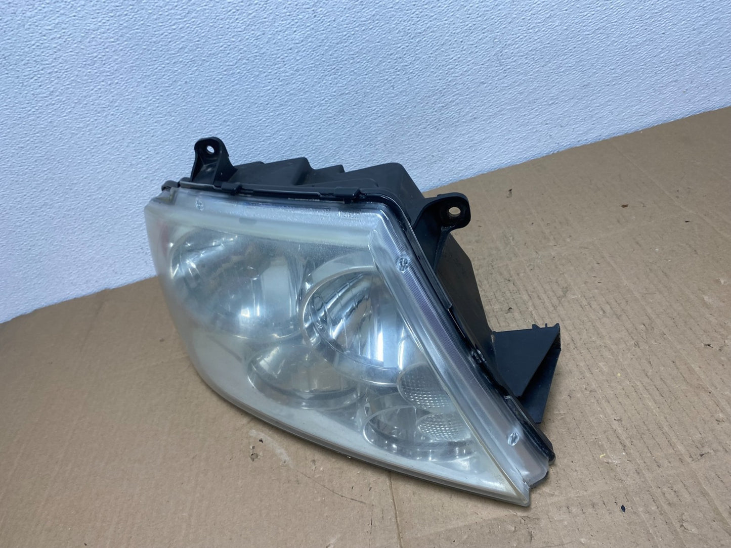 2003 - 2006 Lincoln Navigator Right RH Side Headlight Halogen AB8158 DW1