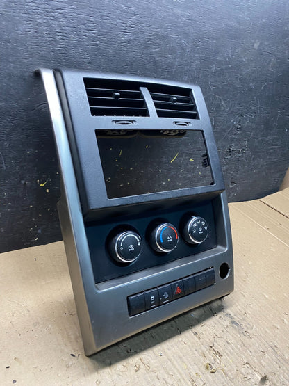 2008 to 2012 Jeep Liberty Dash Climate Temperature Control Radio Bezel T1620 DG2