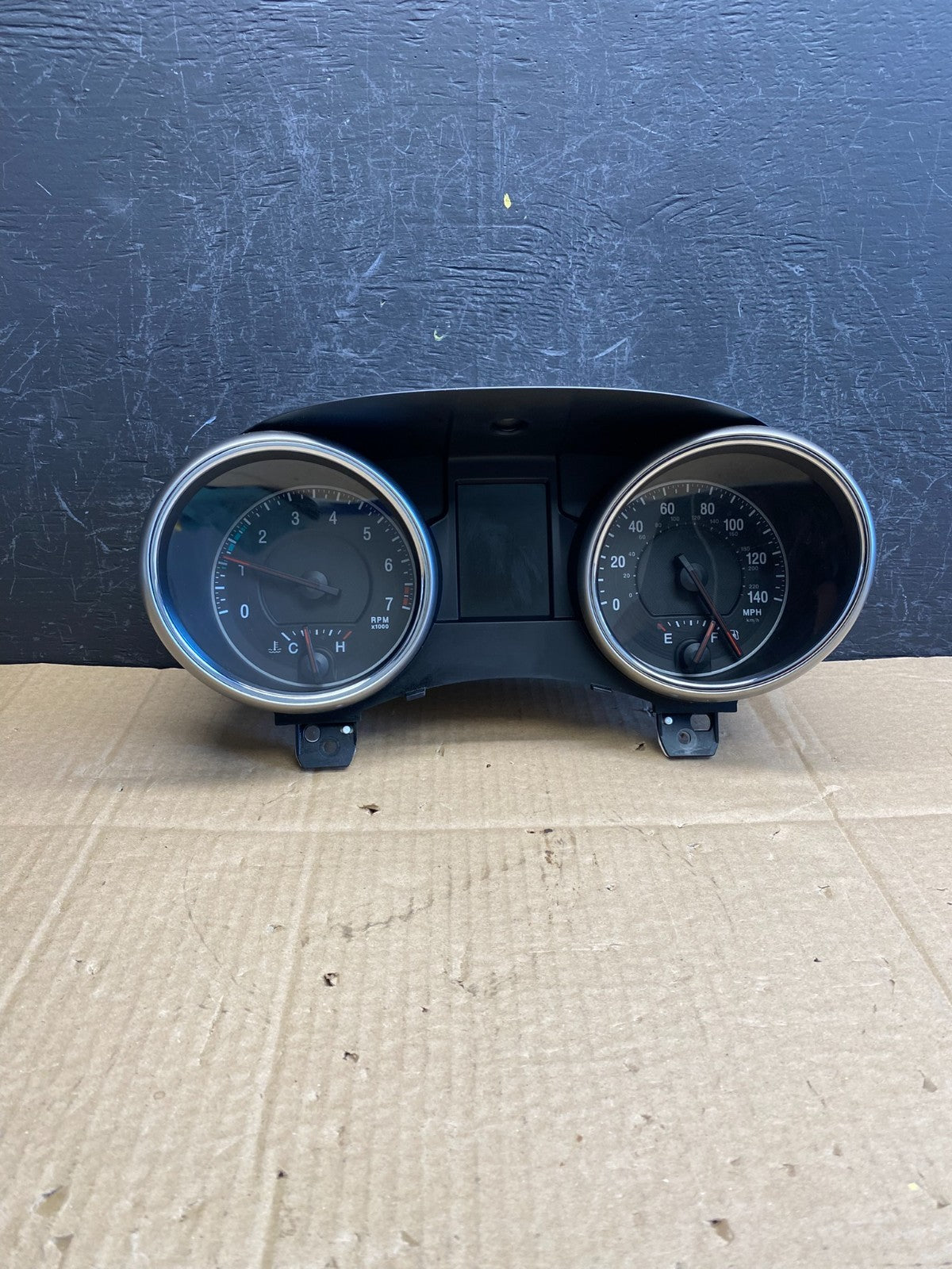 2011 Jeep Grand Cherokee 3.6L Speedometer Gauge Cluster AC9412 DG0
