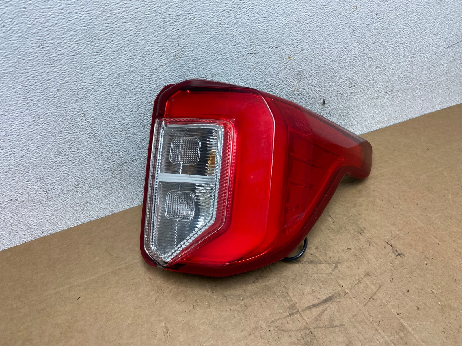 2020 2021 2022 2023 Ford Explorer Right Passenger Side Tail light AD6352 LK2