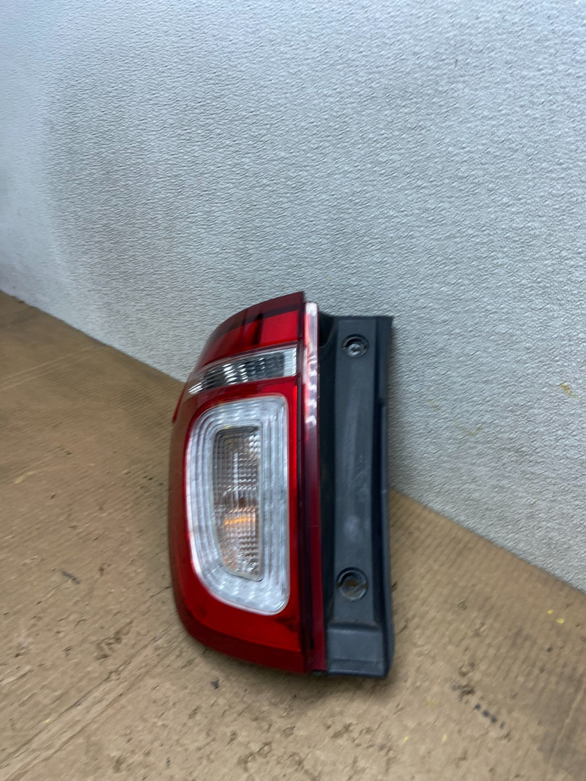 2011 2012 2013 2014 2015 Ford Explorer Left Driver LH Side Tail light AA8209 LK1