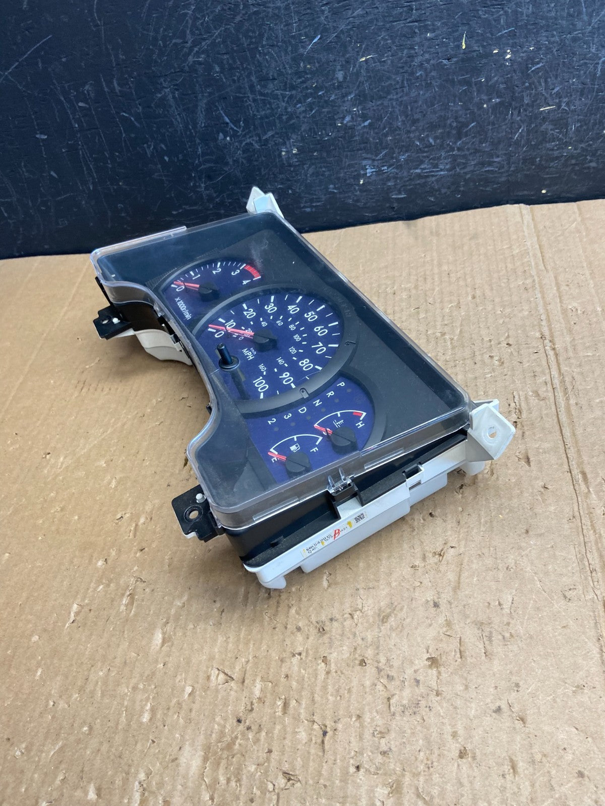 2008 to 2010 Mitsubishi Fuso Speedometer Cluster Gauge MK542915 AE4128 DG4