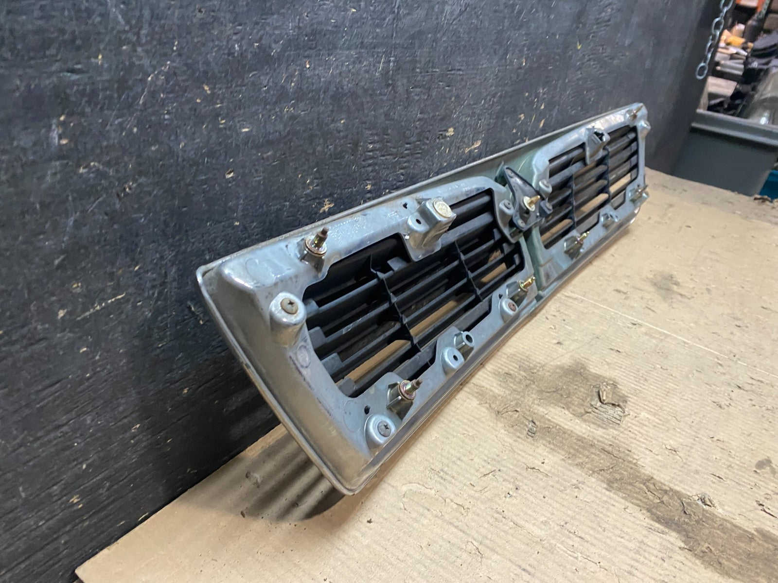 2002 2003 Mitsubishi Lancer Front Upper Radiator Grille Grill OEM x3569 DG5