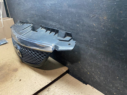 2002 2003 Mazda MPV Front Upper Grille Grill Oem v9305 DG1