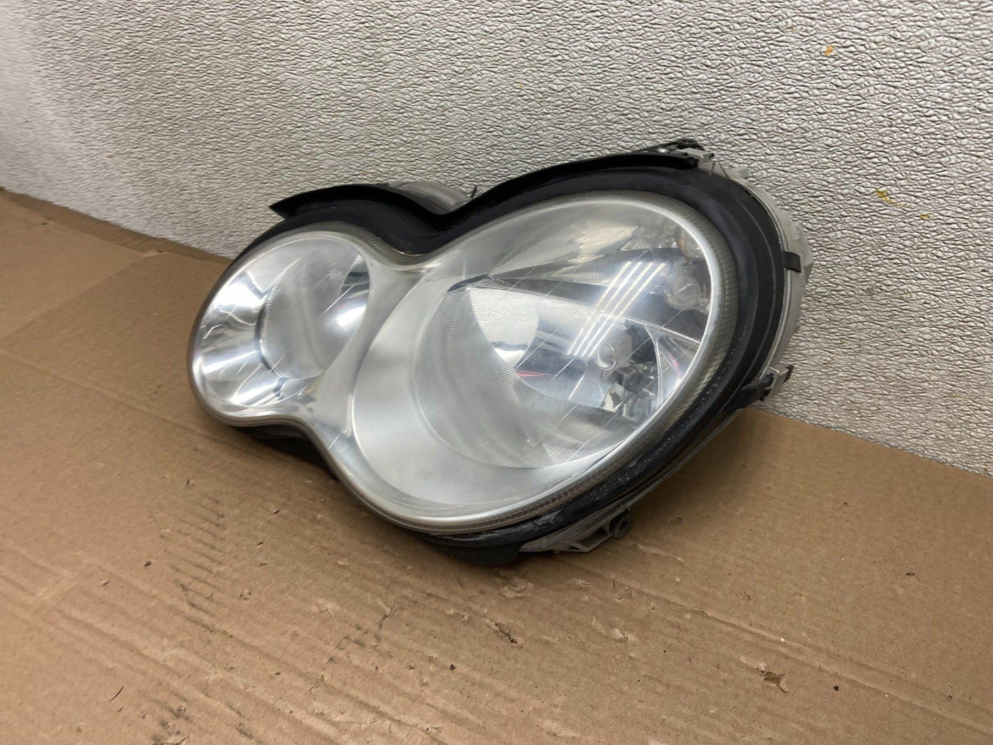 2005 to 2007 Mercedes-Benz C-Class Left Driver LH Side Headlight OEM AB1355 DW1