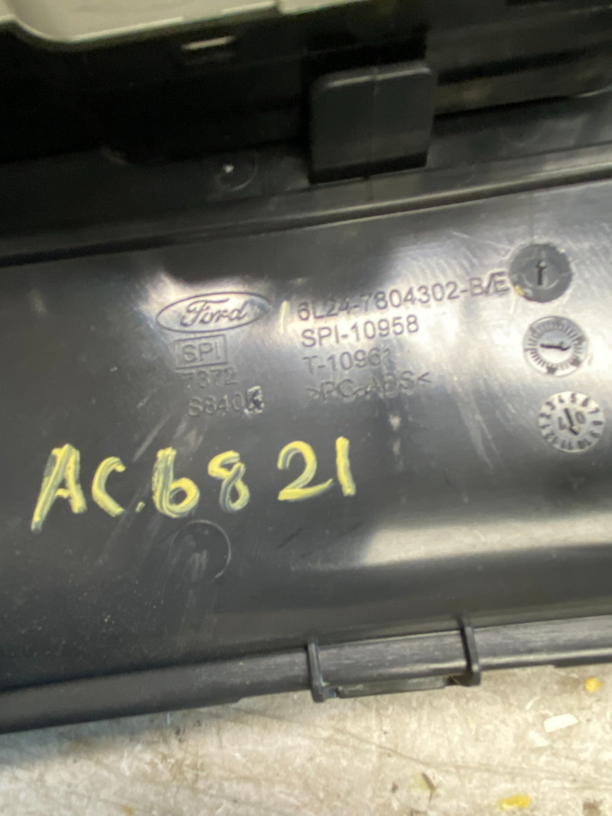 2006 - 2010 Ford Explorer Radio Heater Climate A/C Control Bezel Trim AC6821 DG6