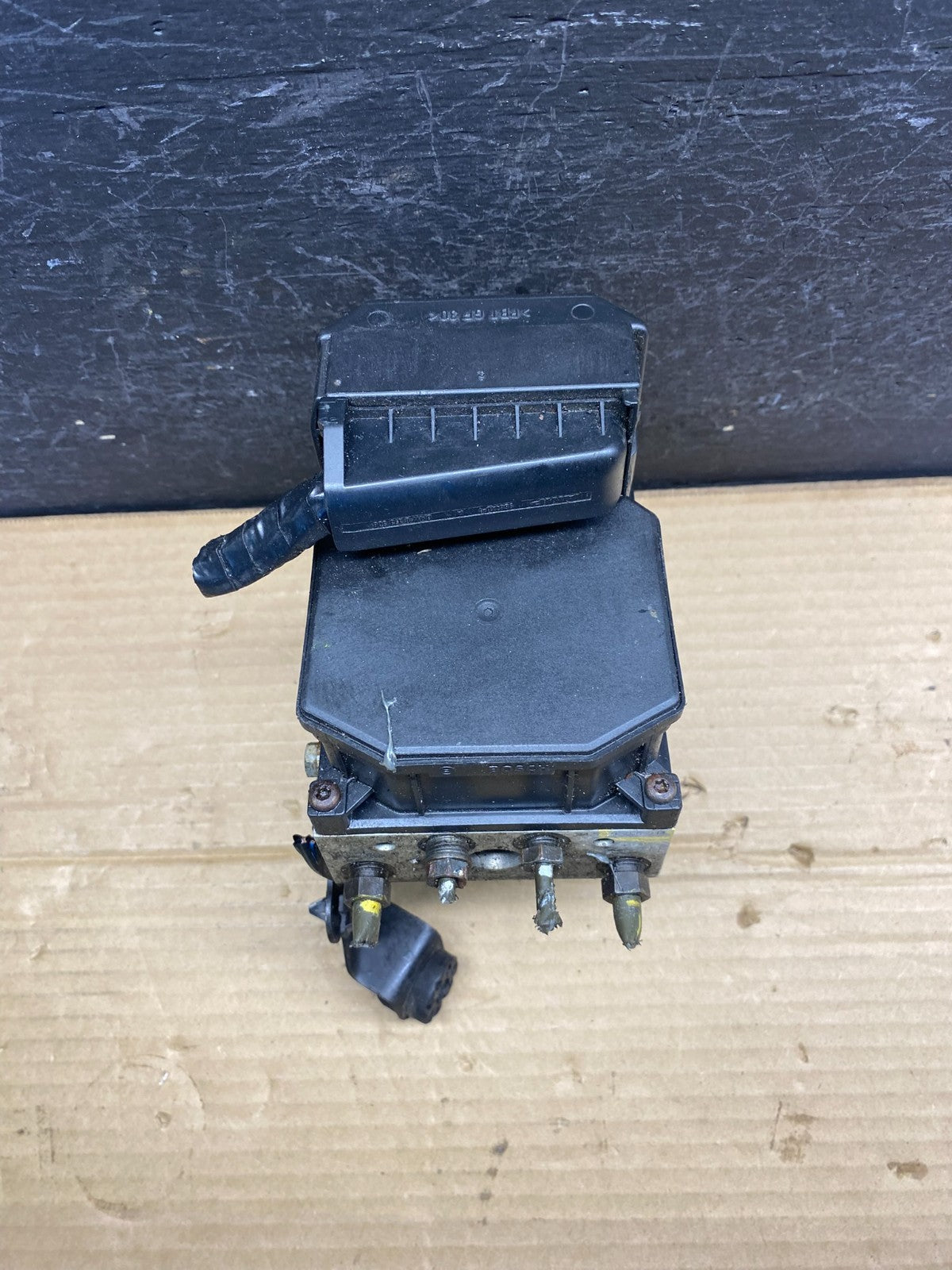 2002 to 2003 BMW X5 ABS Anti-Lock Brake Pump Module AE6215 DW0