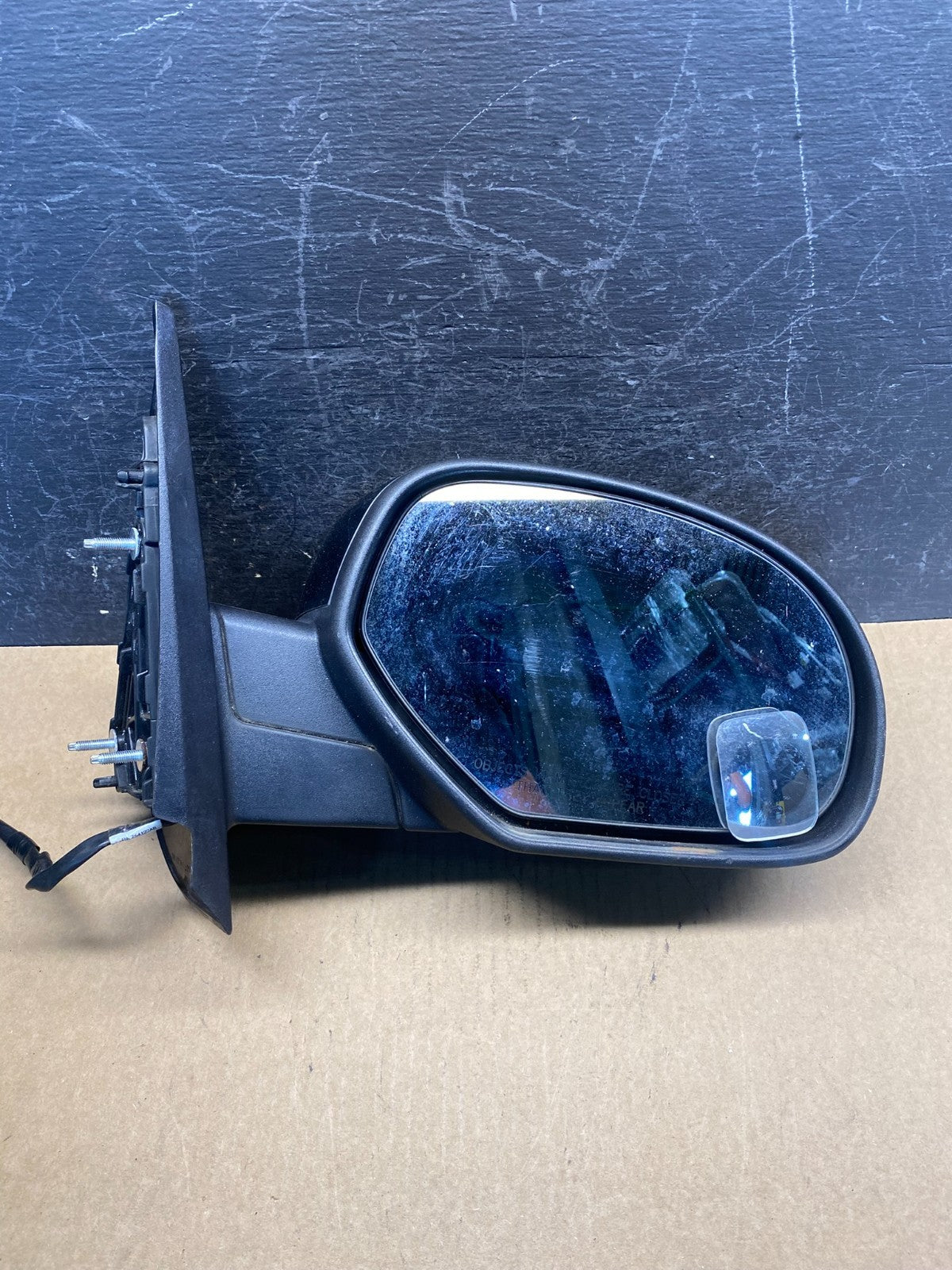 2007-2014 Chevrolet Avalanche Right Passenger Side View Door Mirror AG71937