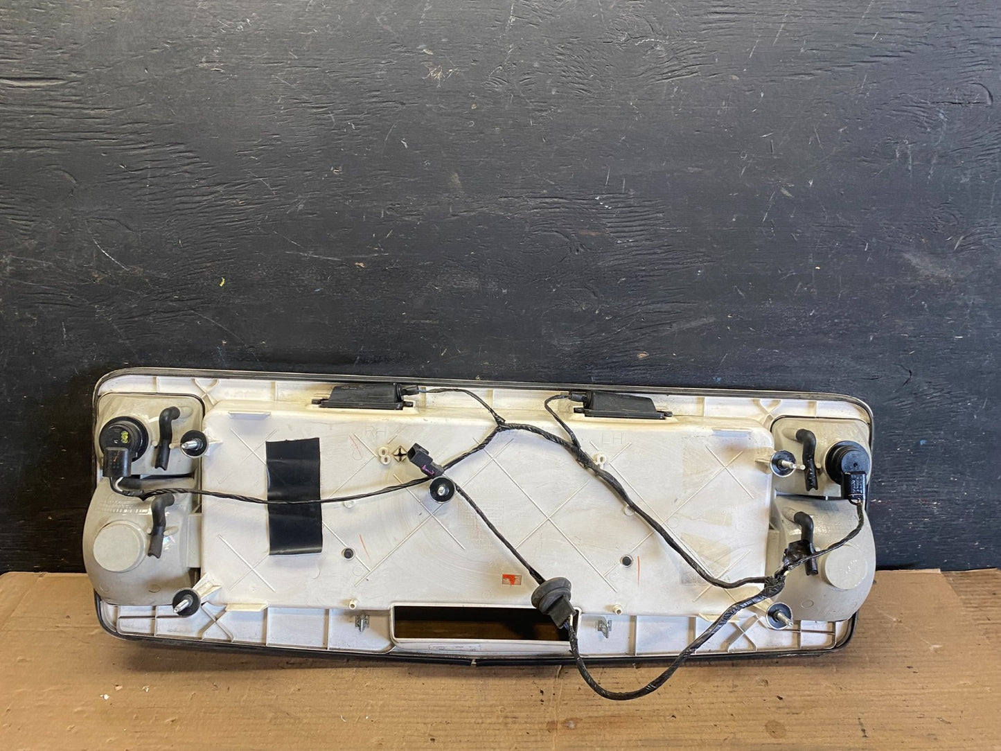 2004-2009 Cadillac SRX Trunk Panel Lid Backup License Plate Oem R2230 DG8