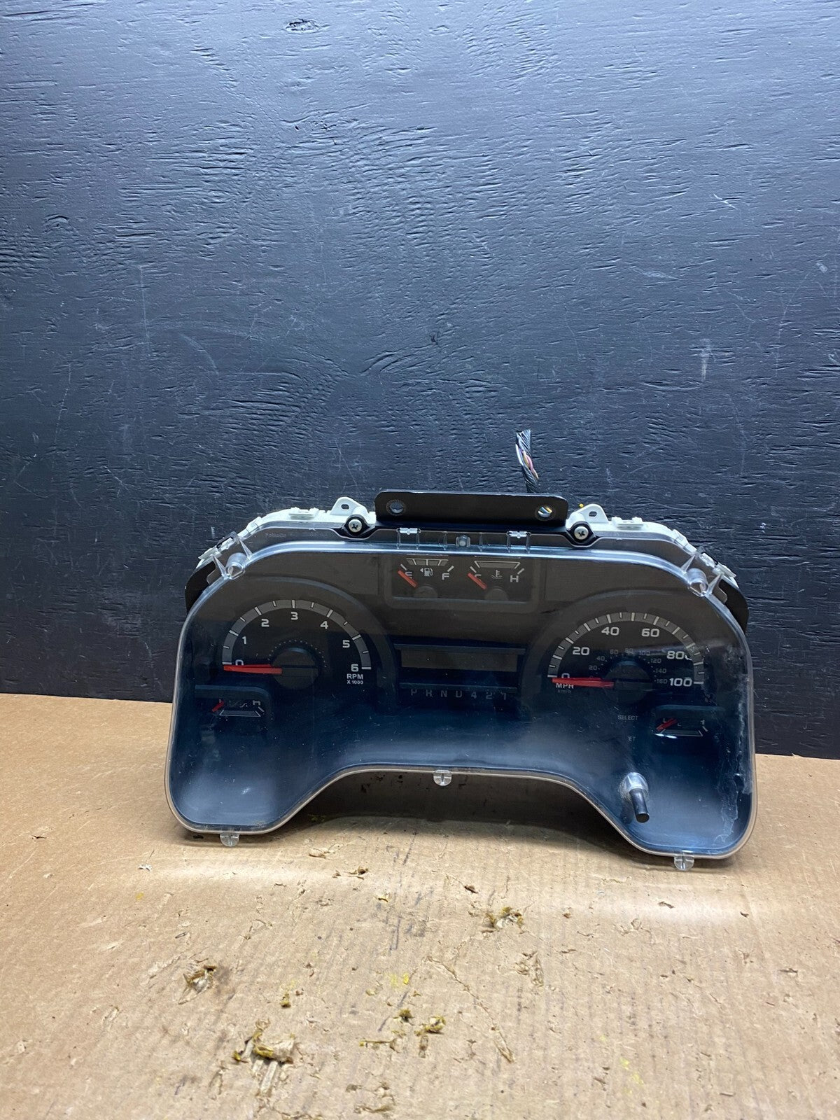 2009 to 2011 Ford E150 E250 E350 VAN Gauge Speedometer Cluster H73250
