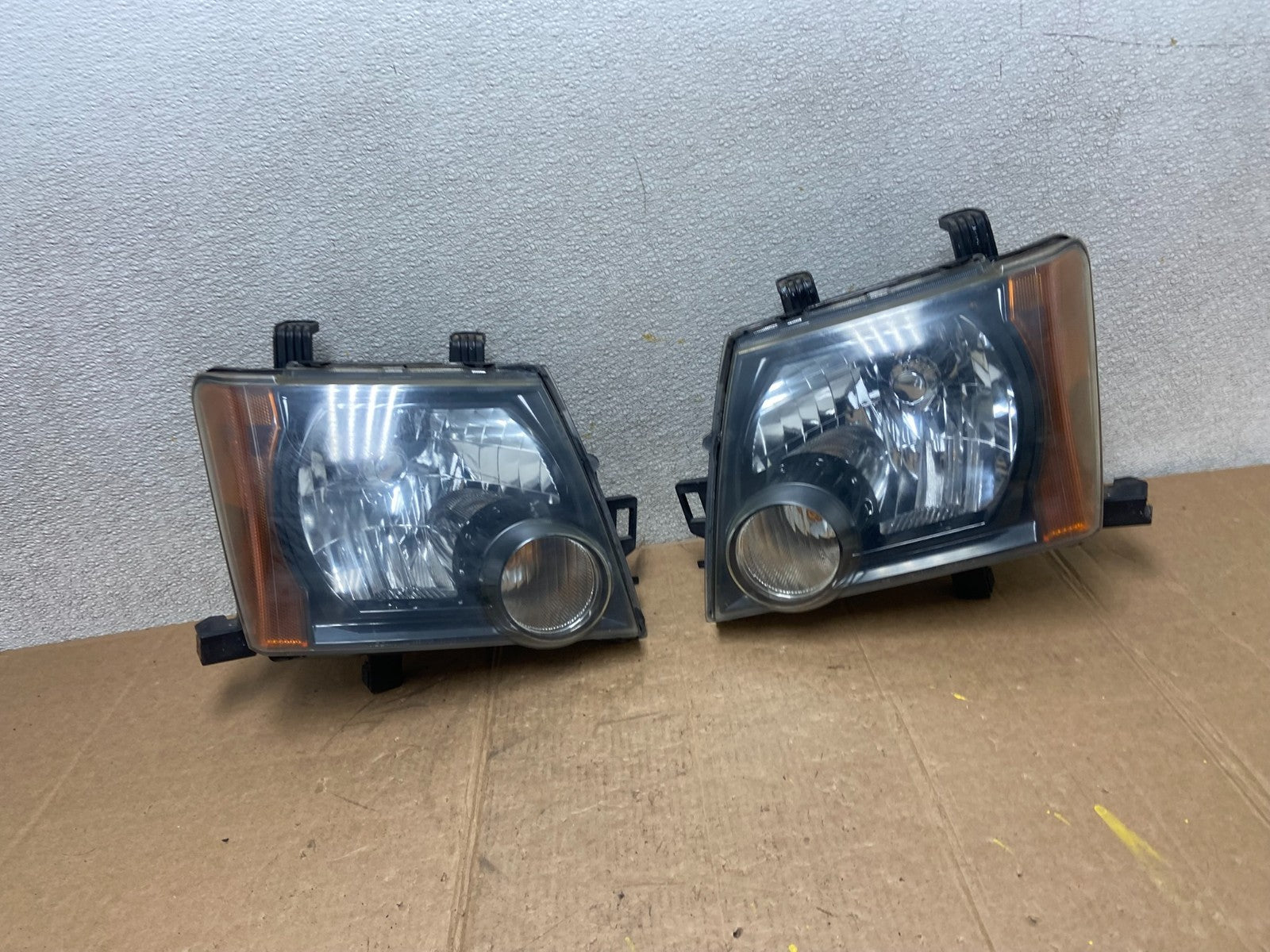 2005-2015 Nissan Xterra Left+Right Side Set Headlights OEM AA1453 PS0