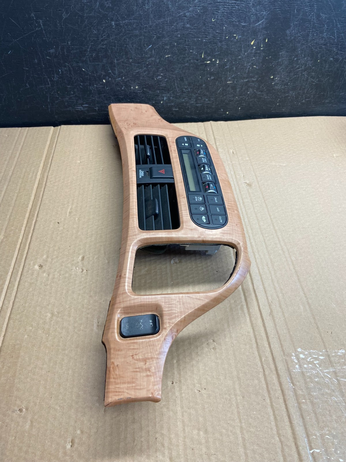 2005 to 2010 Honda Odyssey Radio Climate Control Dash Trim Bezel AF6125 DG1