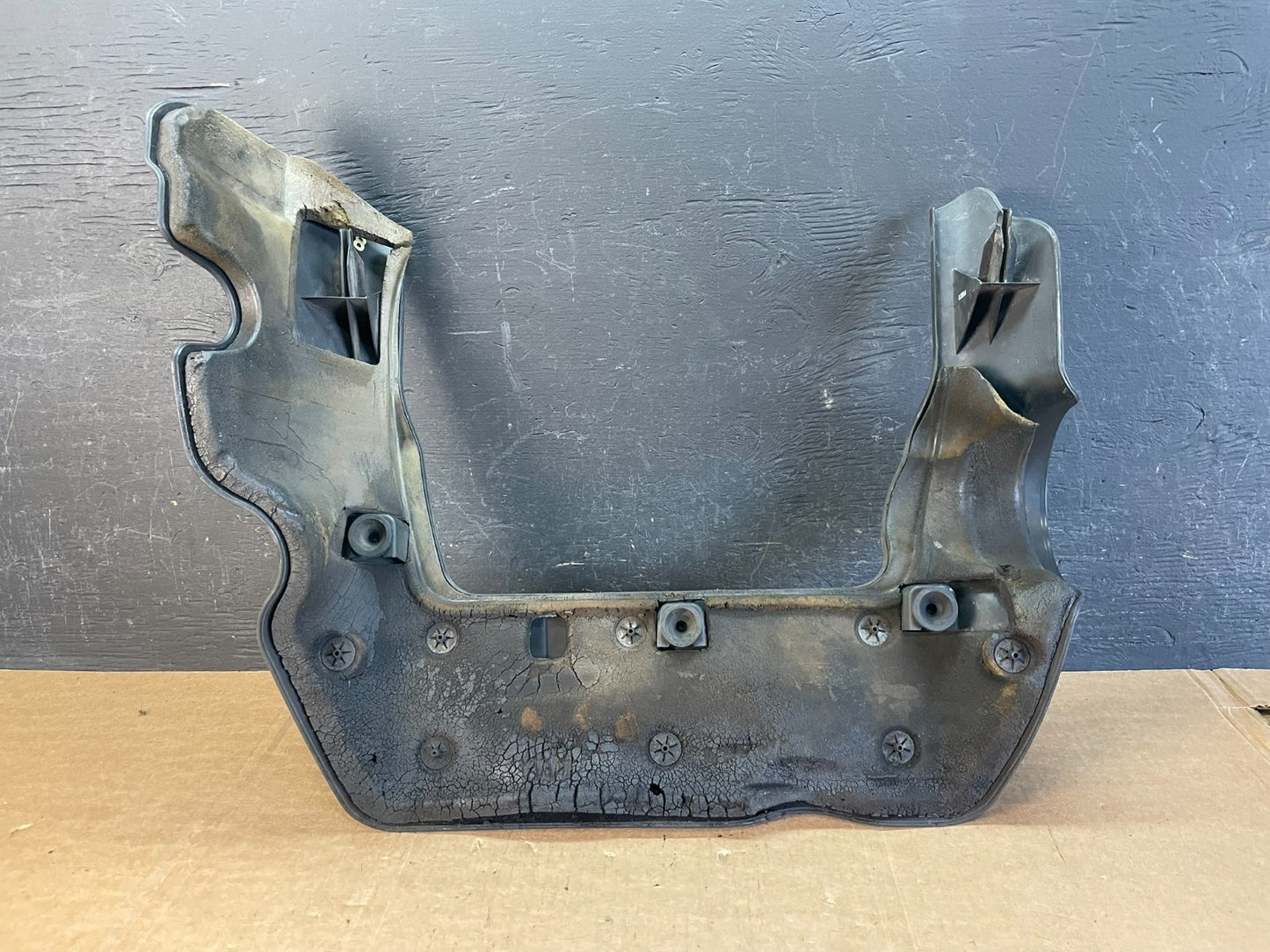2008 to 2009 Jeep Grand Cherokee 4.7L Engine Cover AE83685