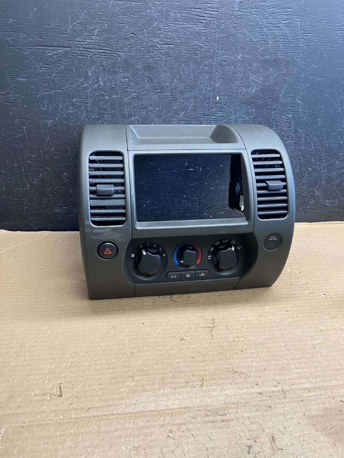 2005-2008 Nissan Pathfinder Radio A/C Heat Temperature Climate Control AH3638 DG0