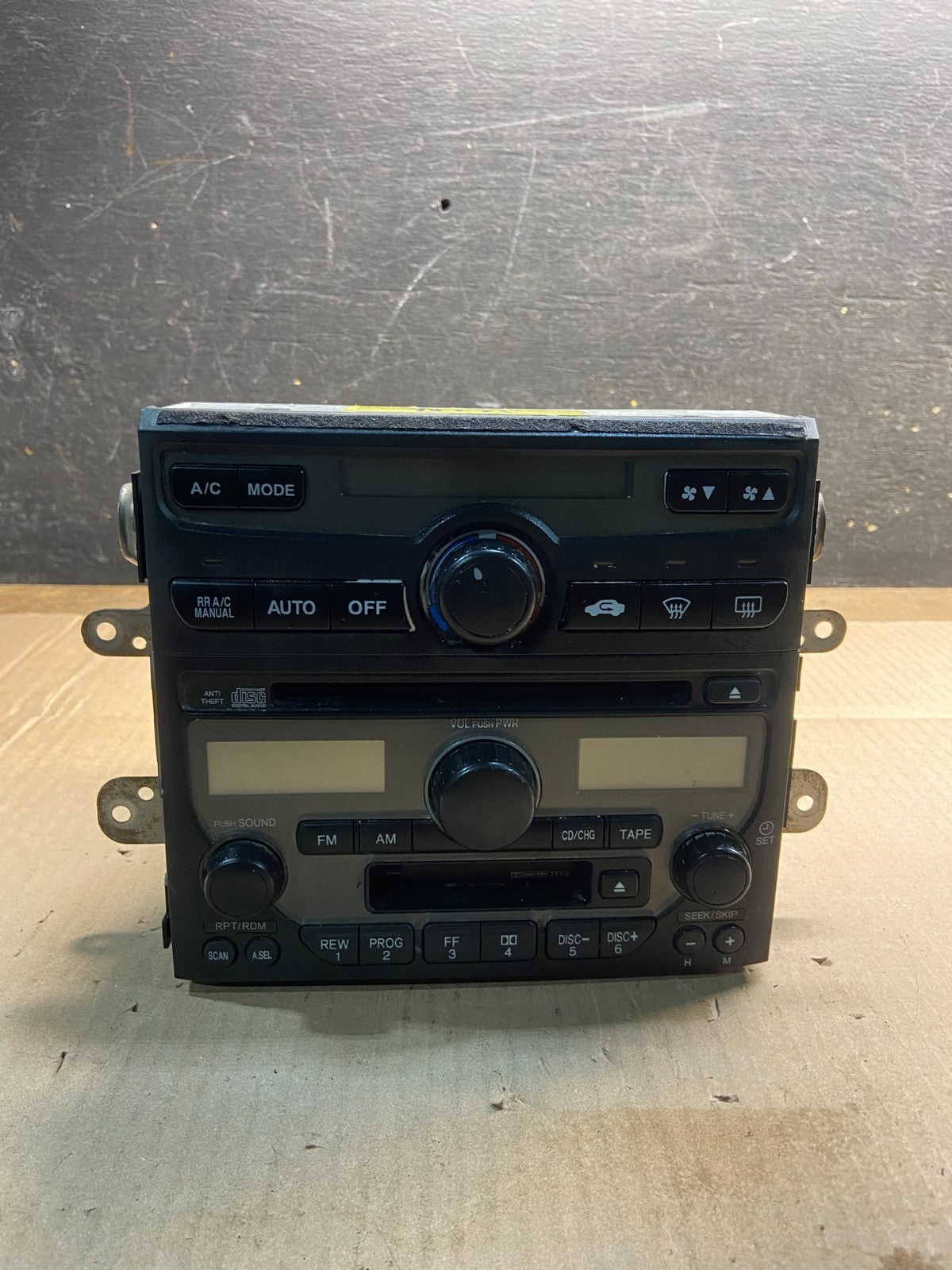 2003 2004 2005 Honda Pilot Center Radio 6 CD Player Climate Control Oem Y7571 DG0