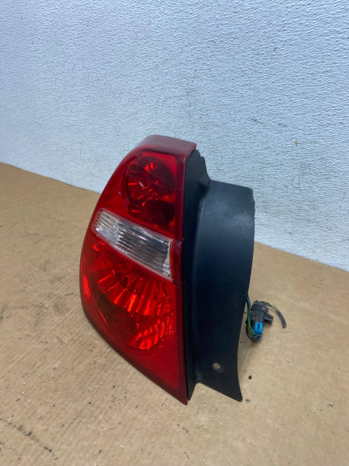 2004 to 2008 Chevrolet Malibu Left Driver Lh Side Tail Light AC4770 LK0