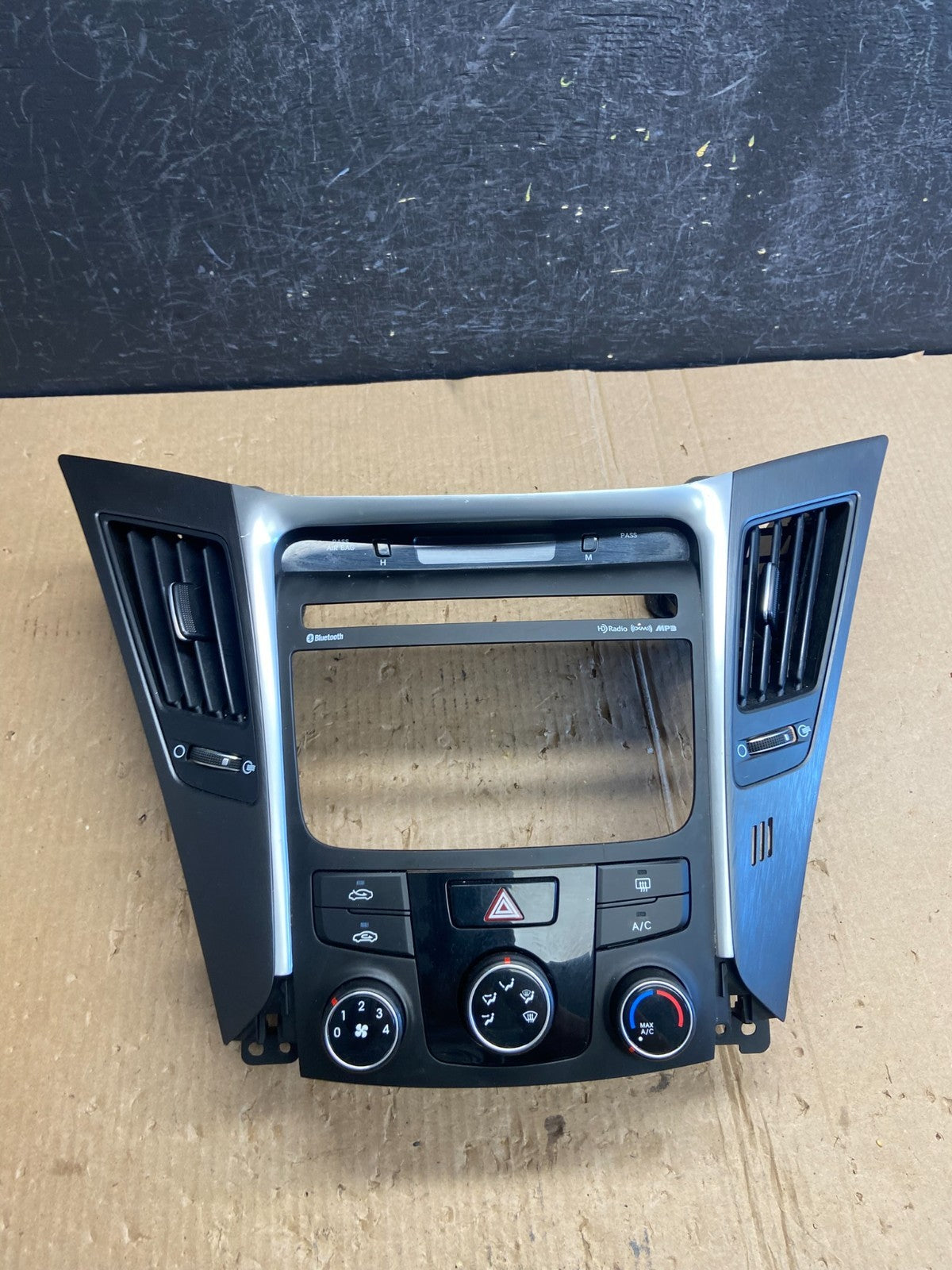 2011 - 2014 Hyundai Sonata Center Radio Climate Control Air Vent Bezel AE4098 DG0