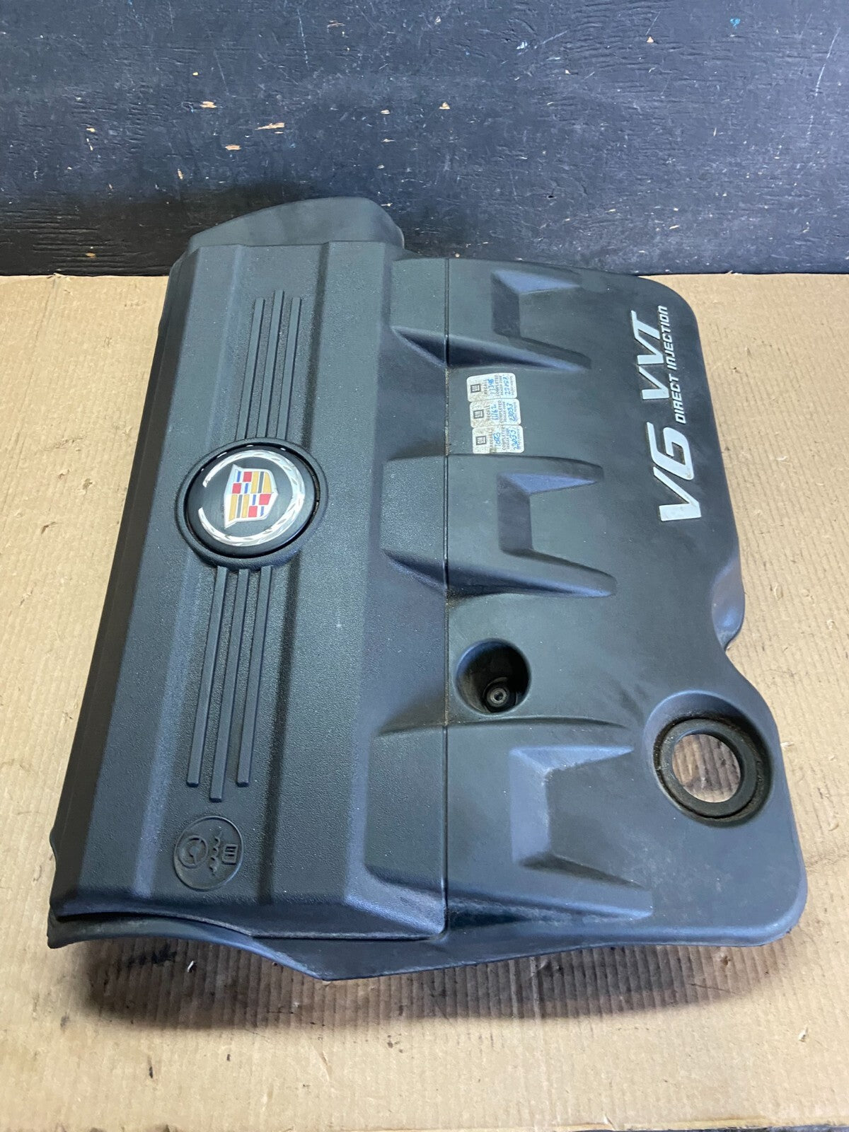 2010 to 2012 Cadillac SRX 3.6L Plastic Engine Cover Shield N8299 DG3