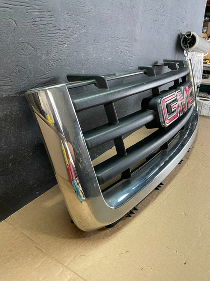2007 to 2013 GMC Sierra 1500 Front Upper Chrome Grill Grille AF5266 DW2