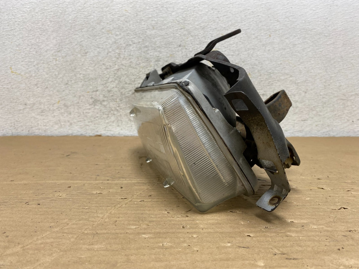 1988 to 1992 Toyota Corolla Wagon Right Passenger Side Headlight AH2307 PS2