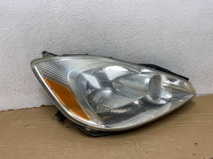 2004-2005 Toyota Sienna Right Passenger Xenon Headlight AG8145 DW0