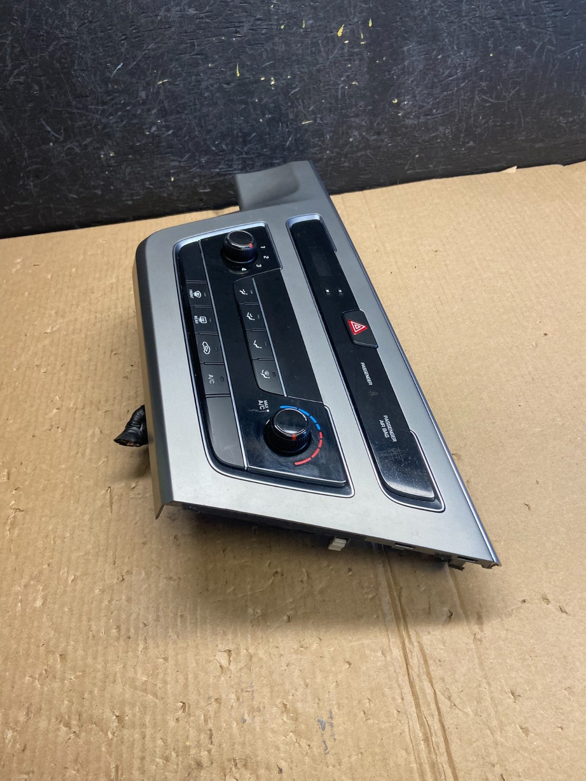 2015 to 2017 Hyundai Sonata Ac Heater Climate Control AE3807 DG2