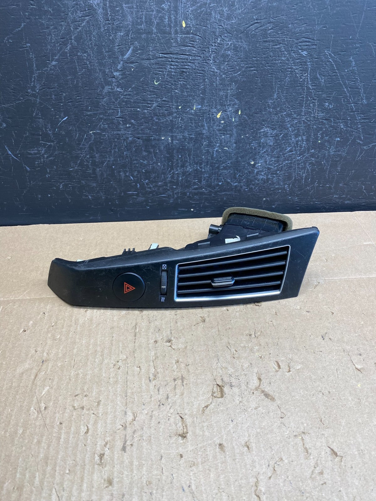 2007-2012 Hyundai Veracruz Left Driver LH Dash AC Air Vent Trim Panel AC6703 DG1