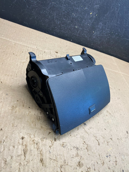 2008-2011 Mercedes W204 C300 Navigation Display Screen Monitor w/Cover AC9153 DG2